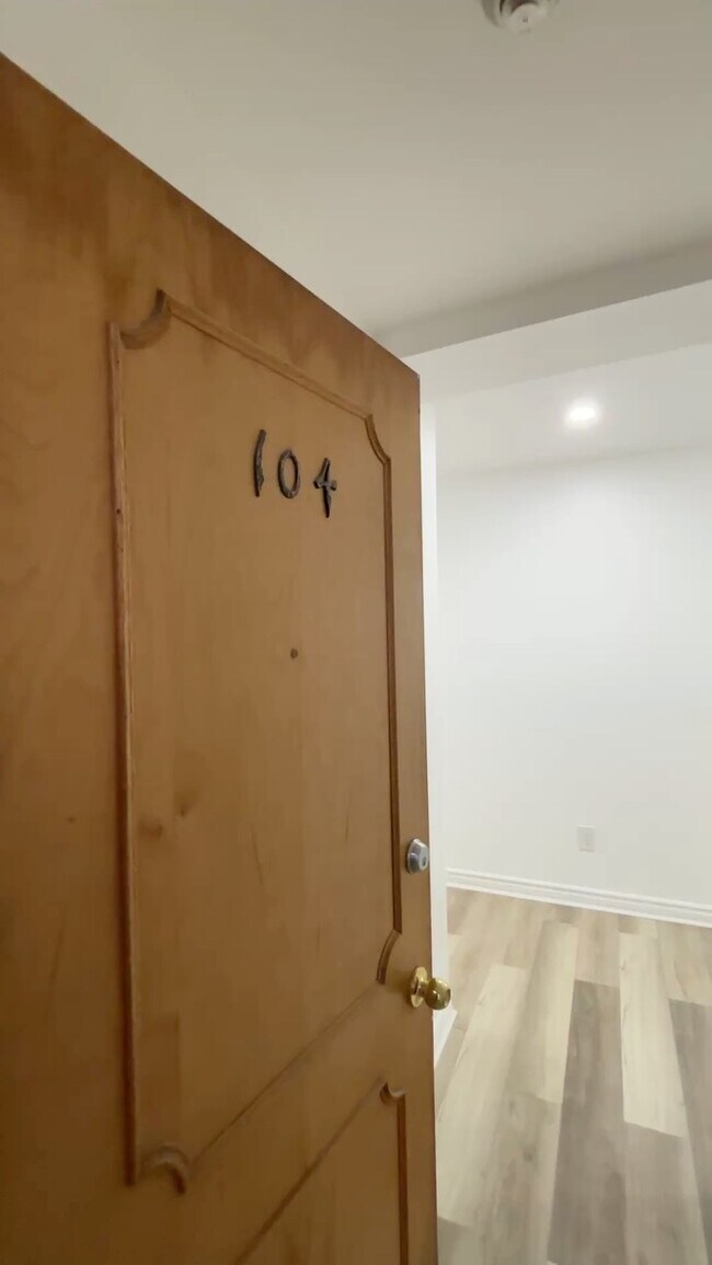 Photo du bâtiment - 720 Av. Marin