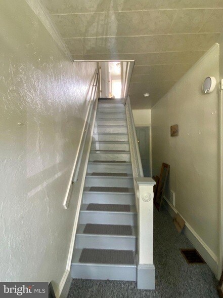 Foto del edificio - 806 Linwood Ave