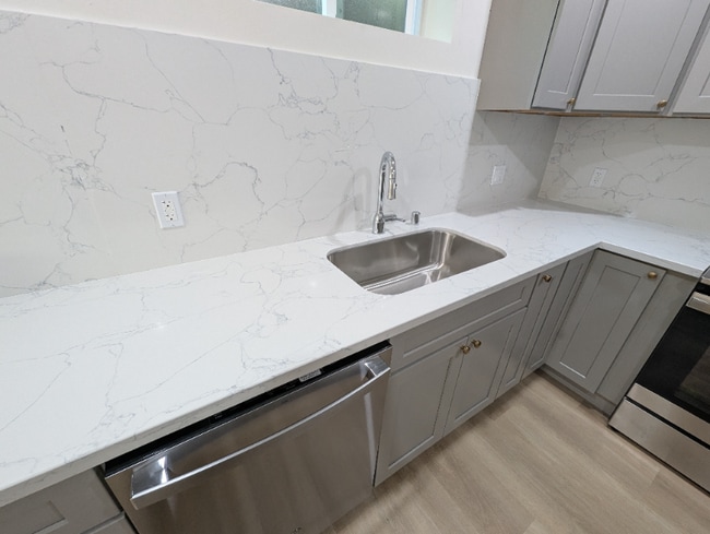 Photo - 438 48th St Apartment