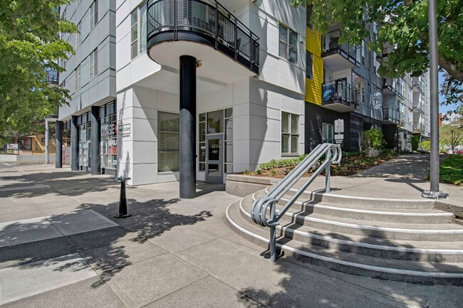 Building Photo - 5819 Glisan