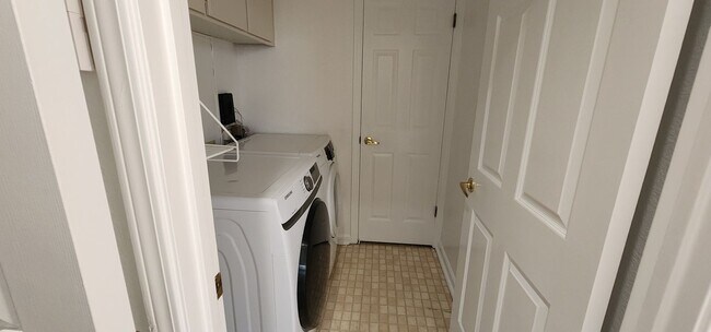 Building Photo - Fremont-Beautiful Ardenwood, ABSOLUTELY HU...