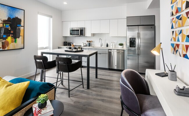 Building Photo - Hudson on Farmer