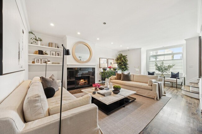 Foto del edificio - NOB HILL TOWNHOME FOR RENT - $14,000/mo