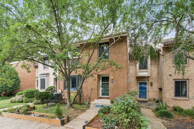 Foto del edificio - This is Reston living at its finest!