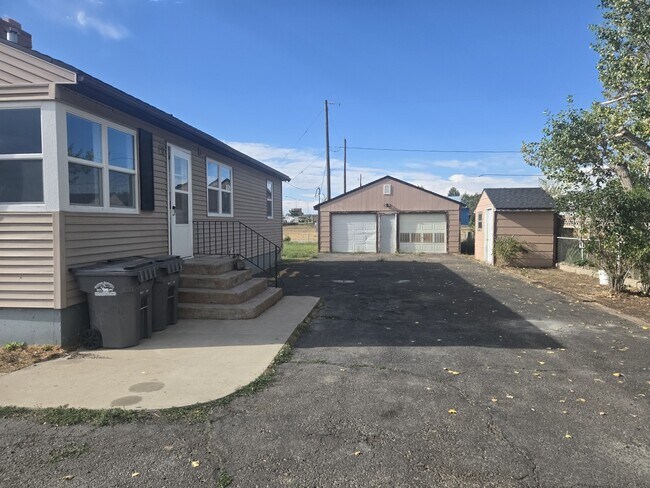 Building Photo - 11 Ball Ln