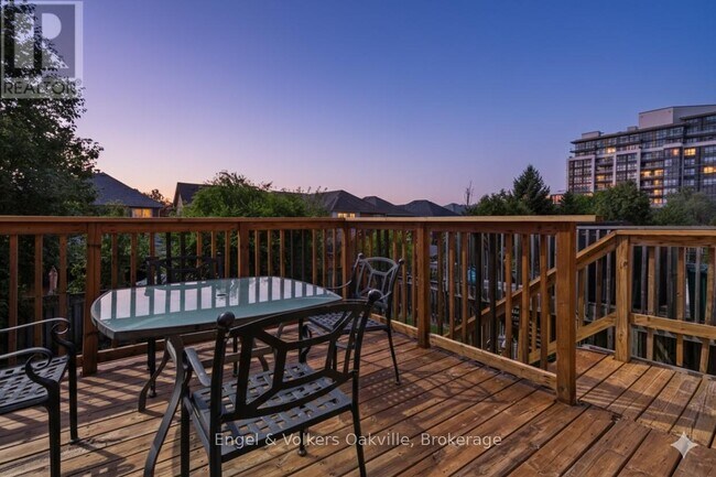 Building Photo - 2561 Gill Crescent