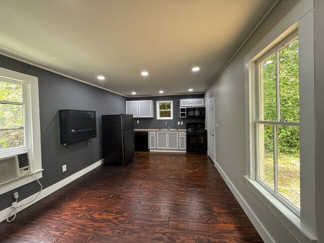 Foto del edificio - Downtown Living- Prime 1-Bed Unit for Just $900/Mo!