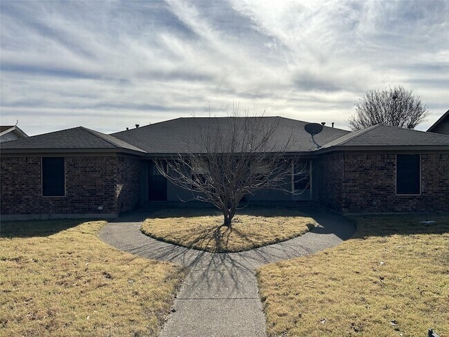 Foto del edificio - 1300 N Nolan River Rd