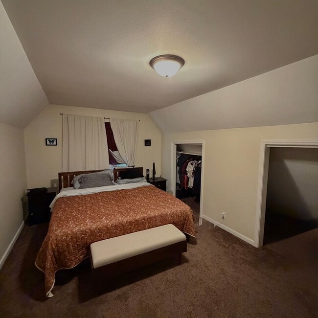 Building Photo - 1627A E Belleview Pl