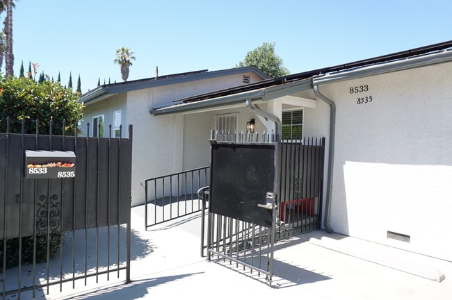 Building Photo - 8533 Woodley Ave