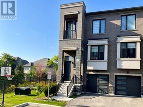 Building Photo - 85 Rattenbury Rd