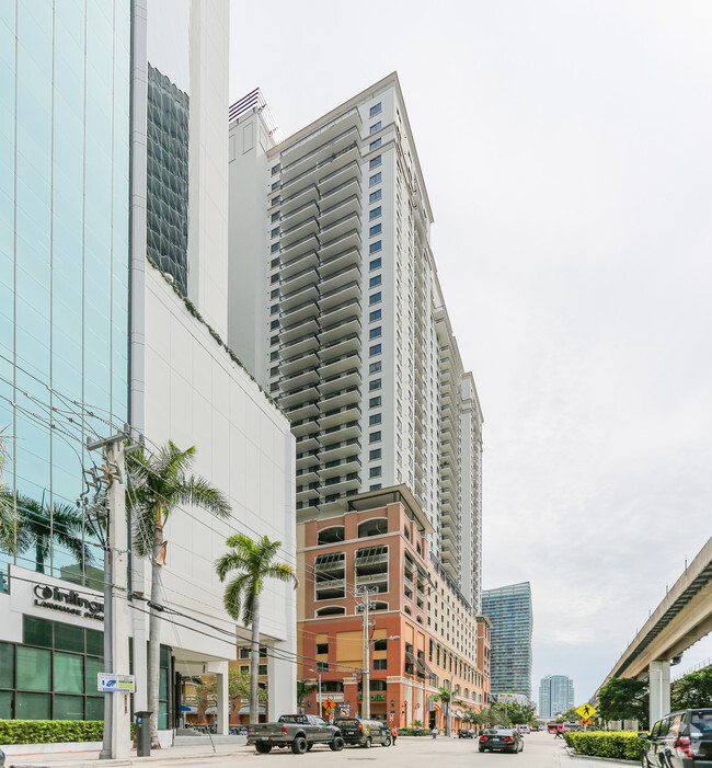 Building Photo - Nine at Mary Brickell Village