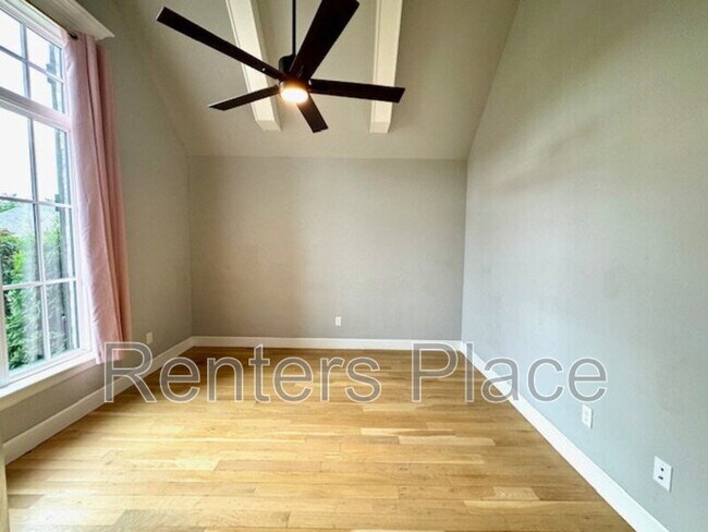 Building Photo - 816 N 89th St