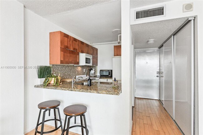 Foto del edificio - 1035 West Ave