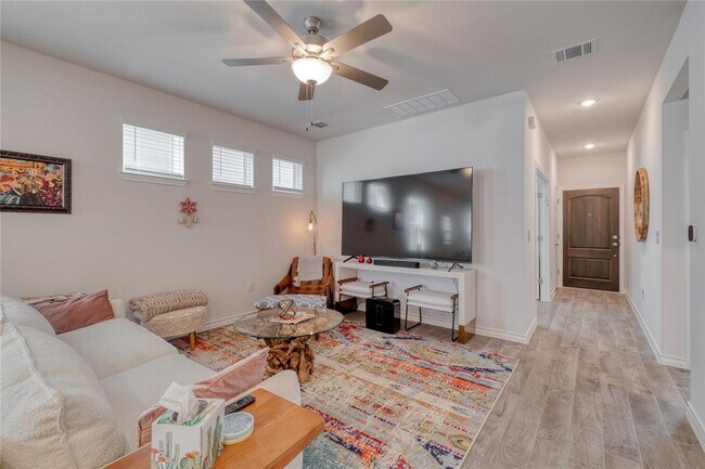 Building Photo - 5313 Mulberry Grove Ln