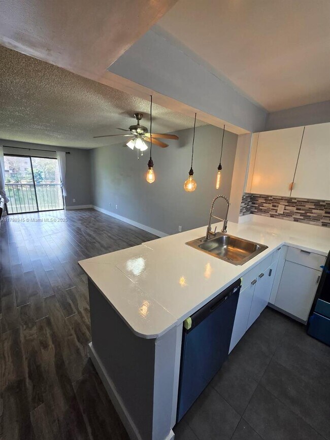 Foto del edificio - 7670 SW 152nd Ave
