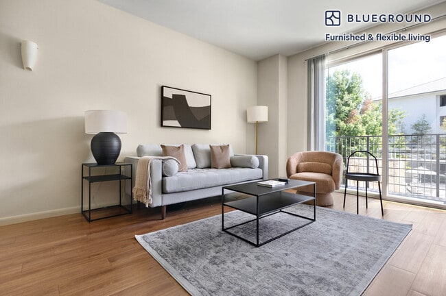 Building Photo - 3001 Esperanza Crossing