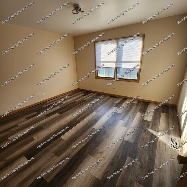 Foto del edificio - Two Bedroom Downtown Griffith