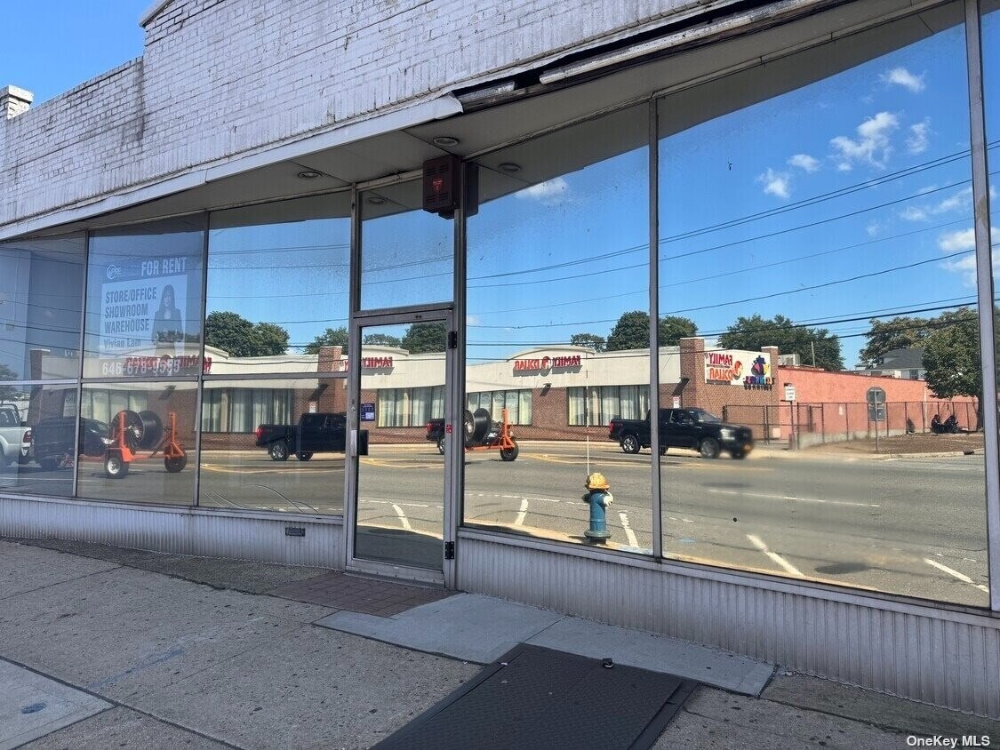 Primary Photo - 210 Front St