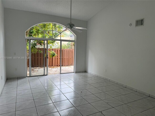 Foto del edificio - 15870 SW 85th Ln