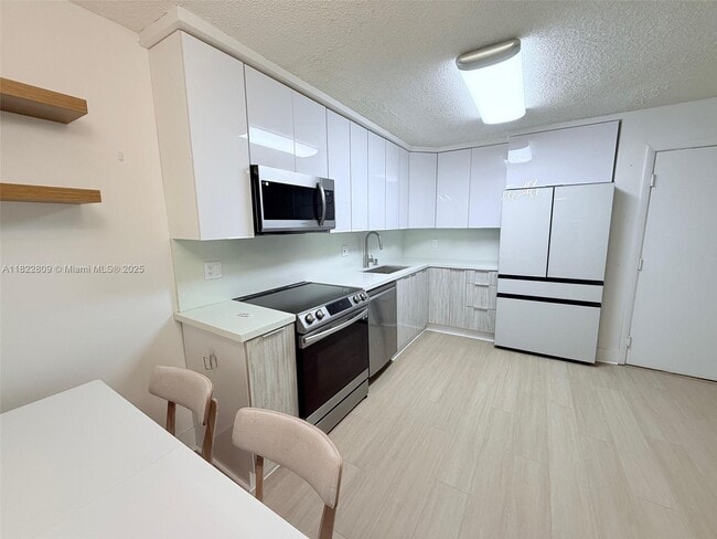 Building Photo - 9352 S Belfort Cir