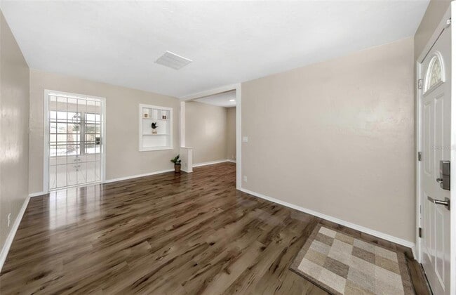 Foto del edificio - 3200 33rd Ave N