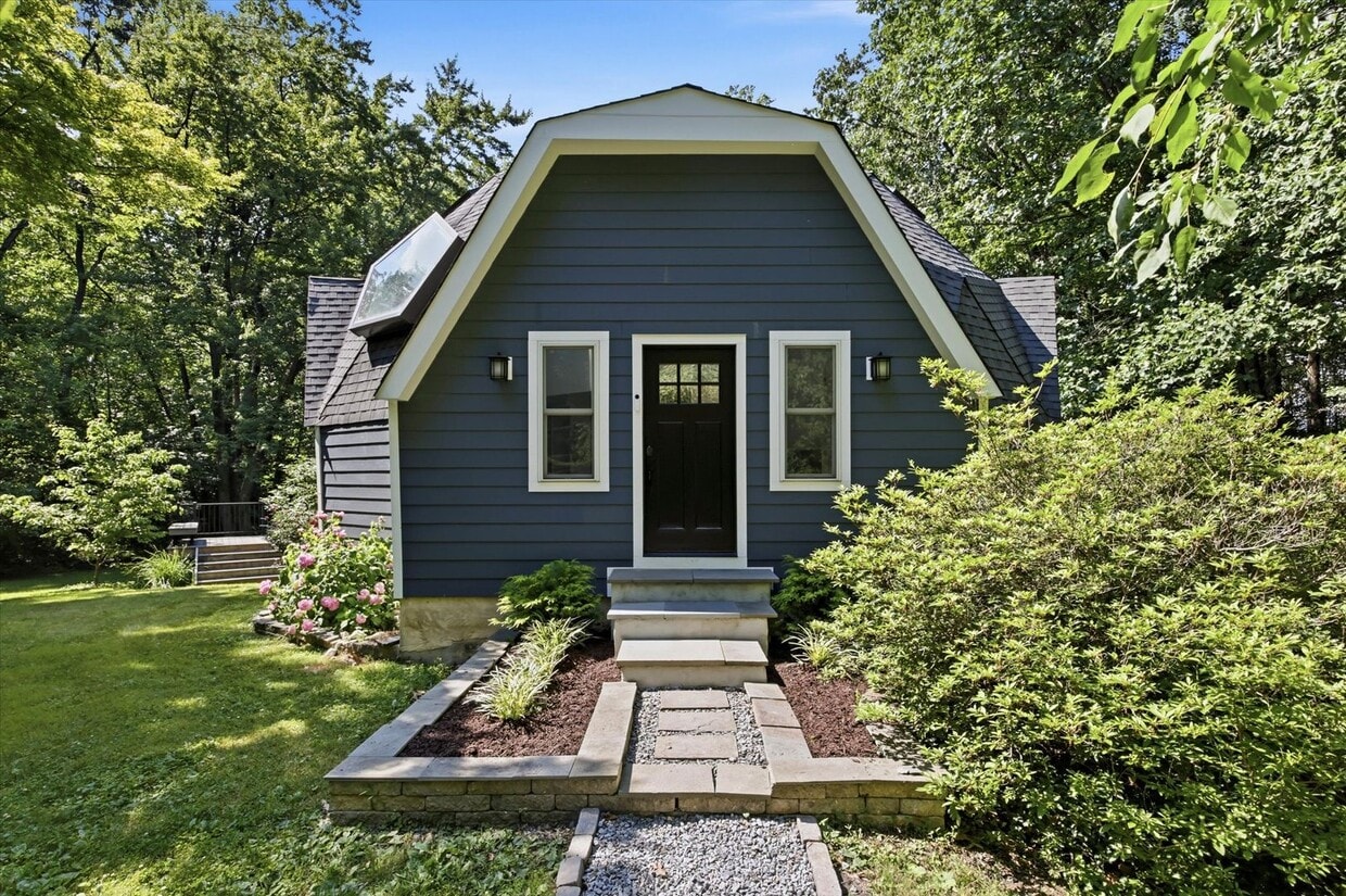 Available August 15th | Rare Architectural Dome Home on 2.5 Private Acres - Available August 15th | Rare Architectural Dome Home on 2.5 Private Acres