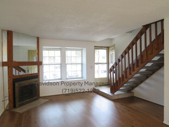 Foto del edificio - Cozy 2 Bedroom Condo in Rockrimmon