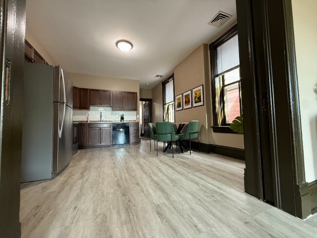 Foto del edificio - 4541 Oakland Ave