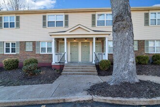 Building Photo - 1607 E Swan Cir