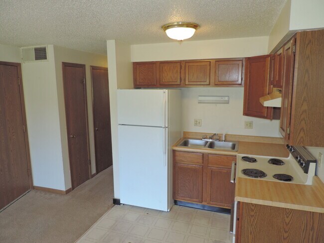 Building Photo - $900 | 1 Bedroom, 1 Bathroom Condo | Cat Friendly | Available for August 1st, 2026 Move In!