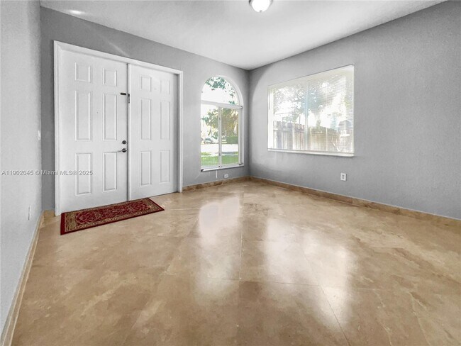 Foto del edificio - 1736 NE 9th Dr