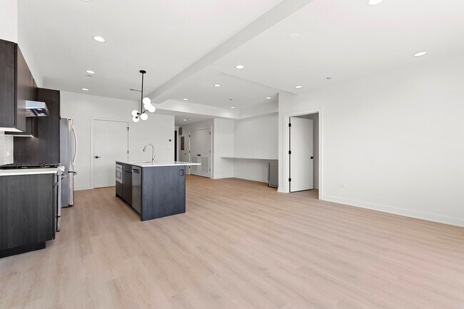Building Photo - 1809 W Grand Ave
