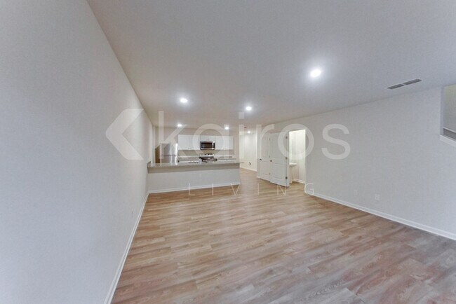 Building Photo - 306 Ironwood Ct