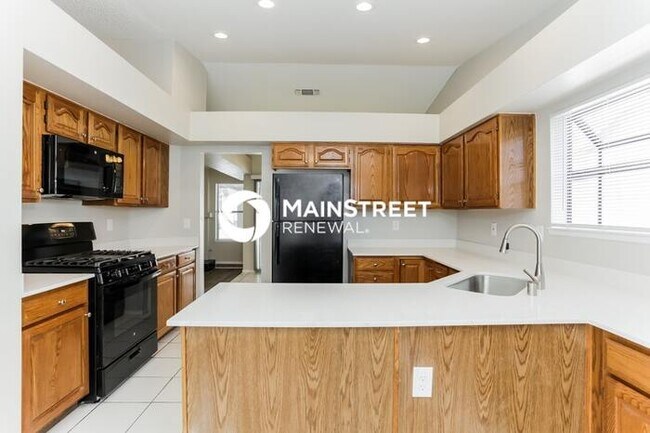 Building Photo - 3 Bedroom Pet-Friendly Home in LAS VEGAS, ...