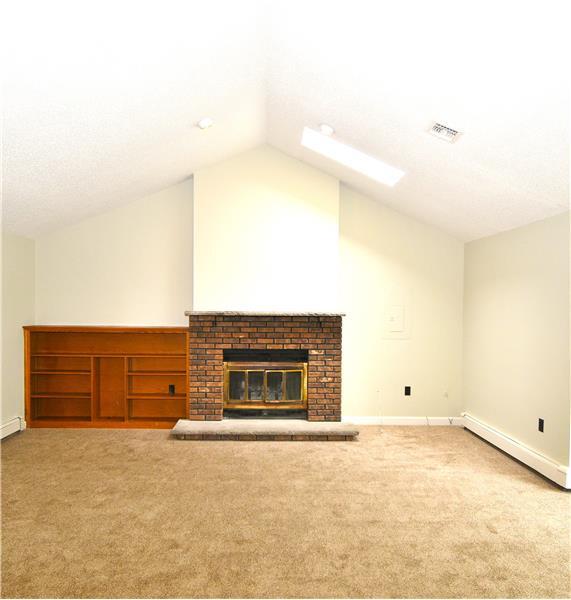 Building Photo - 324A Broad St