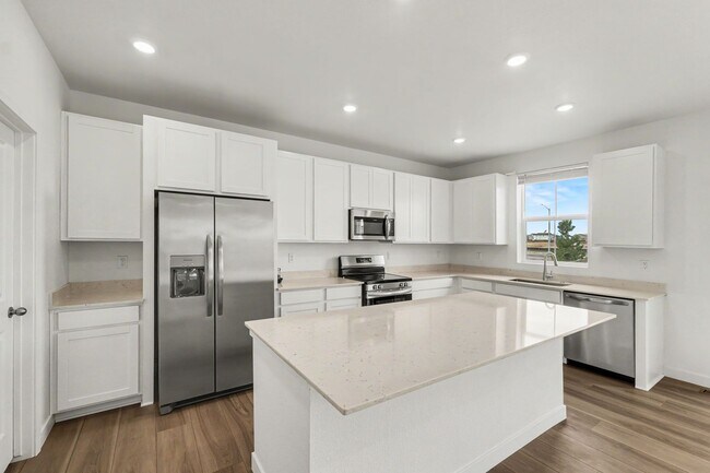 Foto del edificio - 5457 Inland Ave