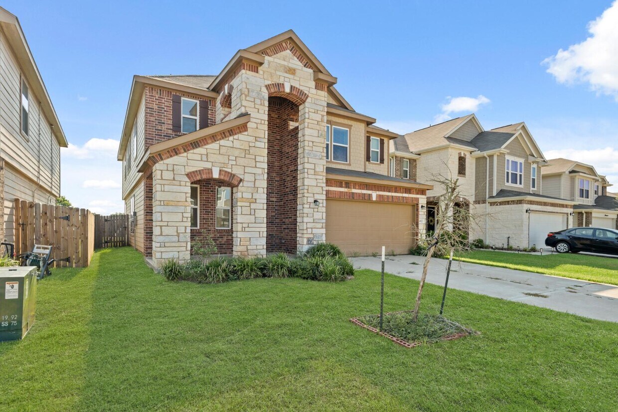 Foto principal - 4822 Hickory Deer Ln