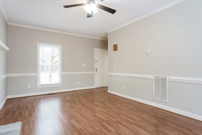 Foto del edificio - 212 Sleepy Creek Dr