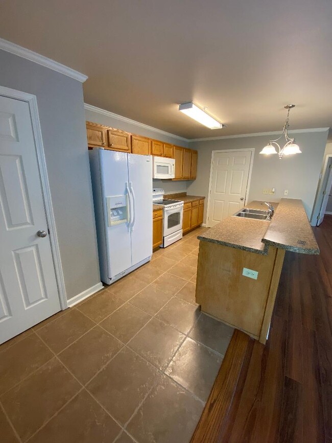 Building Photo - 327 Guidry Rd