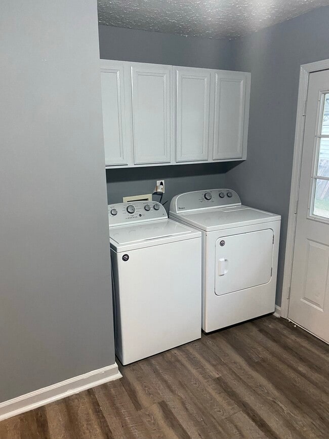 Building Photo - 401A Sarver Ave