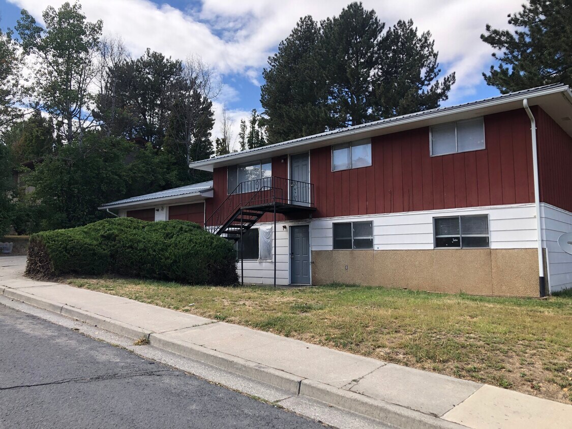 Primary Photo - 220 NW Larry St