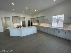 Building Photo - 6632 Rashelda Ct