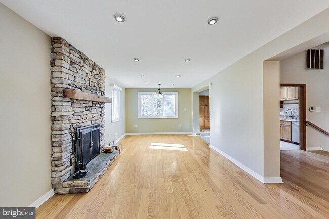 Foto del edificio - 11407 Woodson Ave