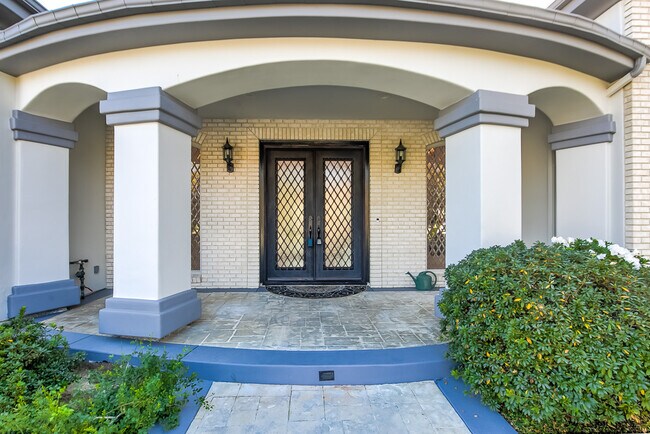Building Photo - 25504 Colette Way