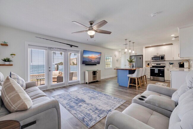 Building Photo - 5266 Beach Dr SE