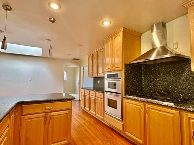 Foto del edificio - Lovely Saratoga Single-Level Home in Great Neighborhood!