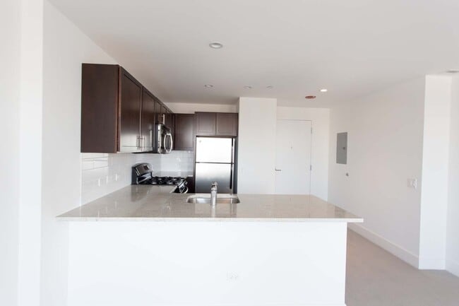Interior Photo - Shoreland