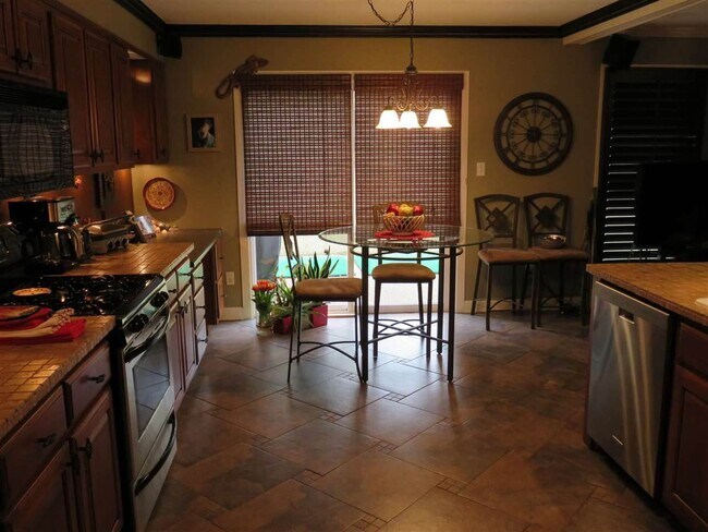 Building Photo - 369 Booth Ln