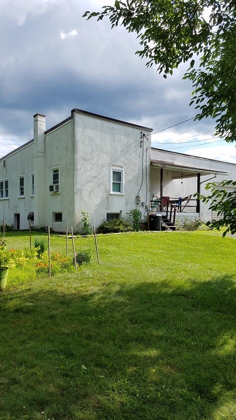 Primary Photo - 140 S Poplar St
